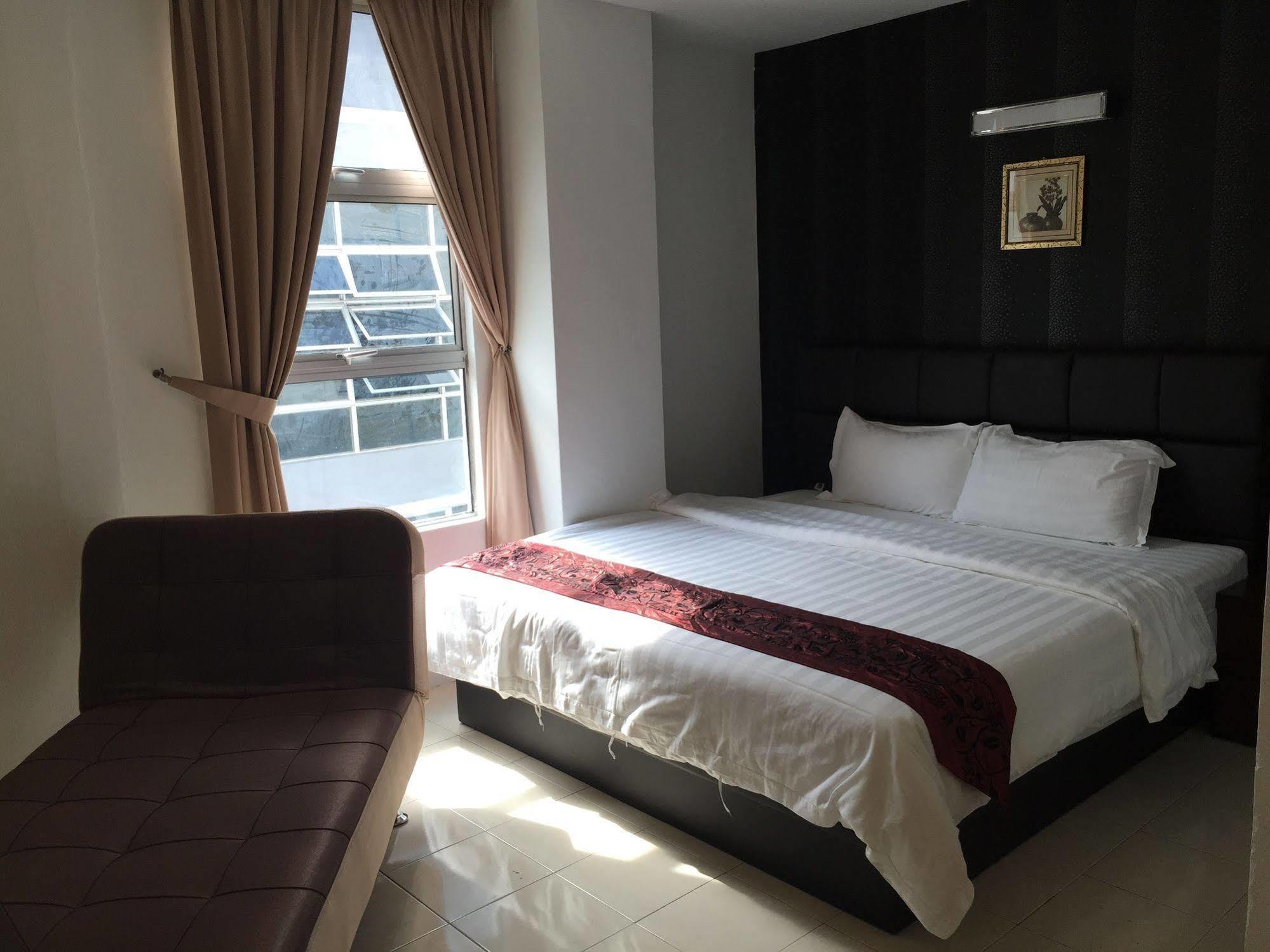 Havona Hotel - Taman Tropika Kulai Eksteriør billede